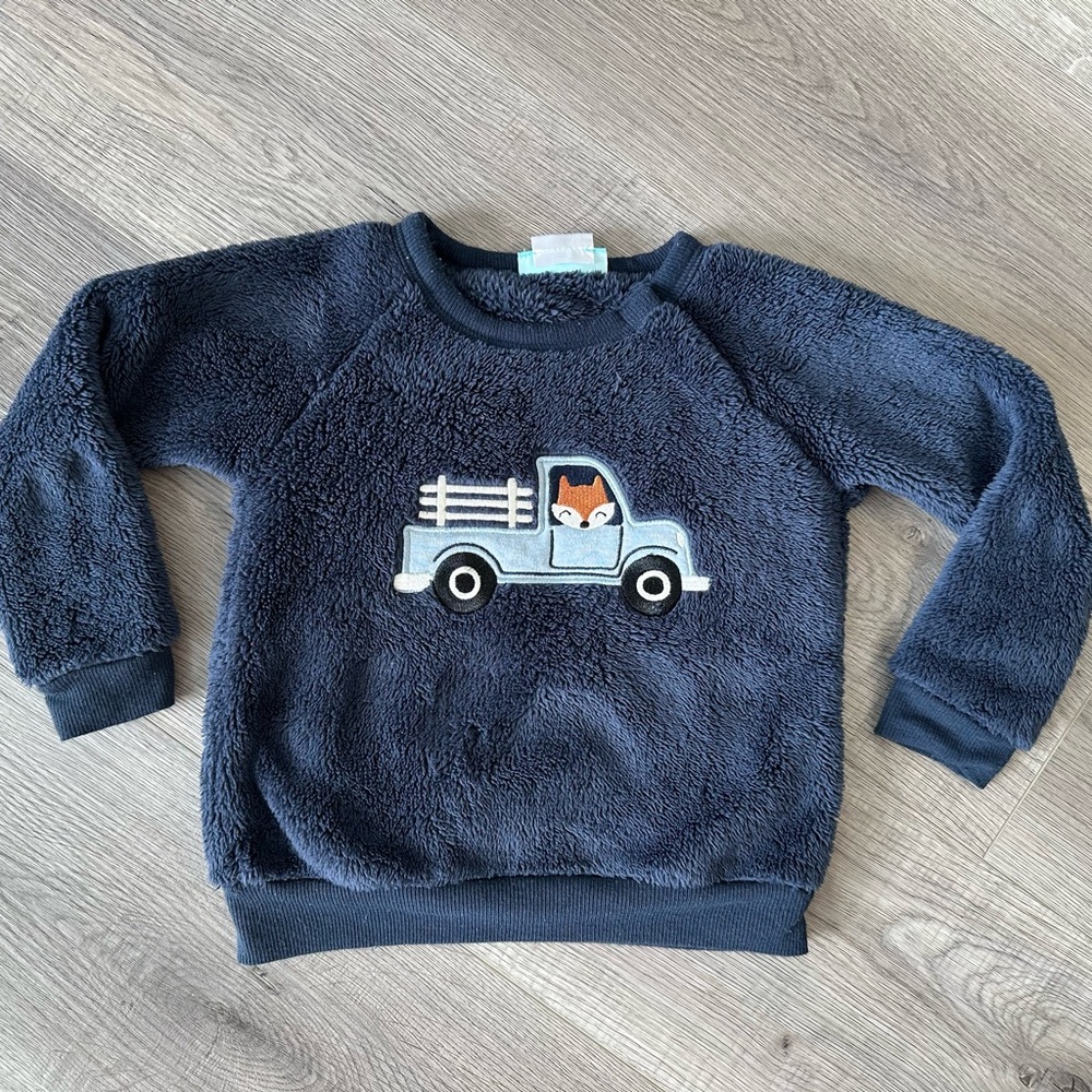 4/20$ Pekkle Navy Blue Fleece Sweater with Fox & Truck design size 24 months